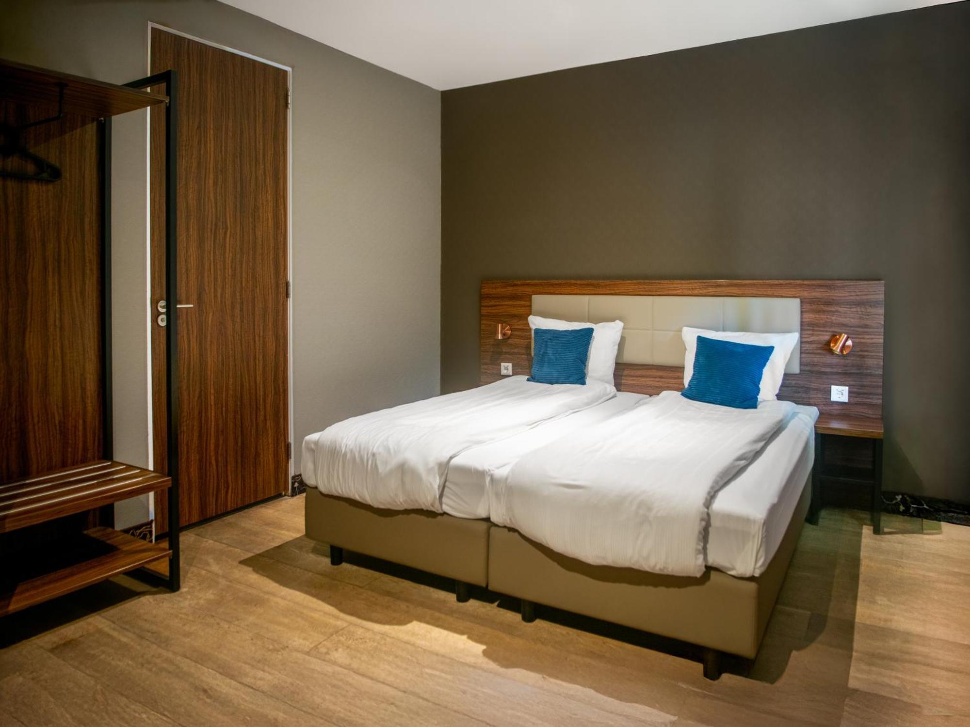 Amsterdam Lake Hotel บาดโฮเวอดอร์ป ภายนอก รูปภาพ