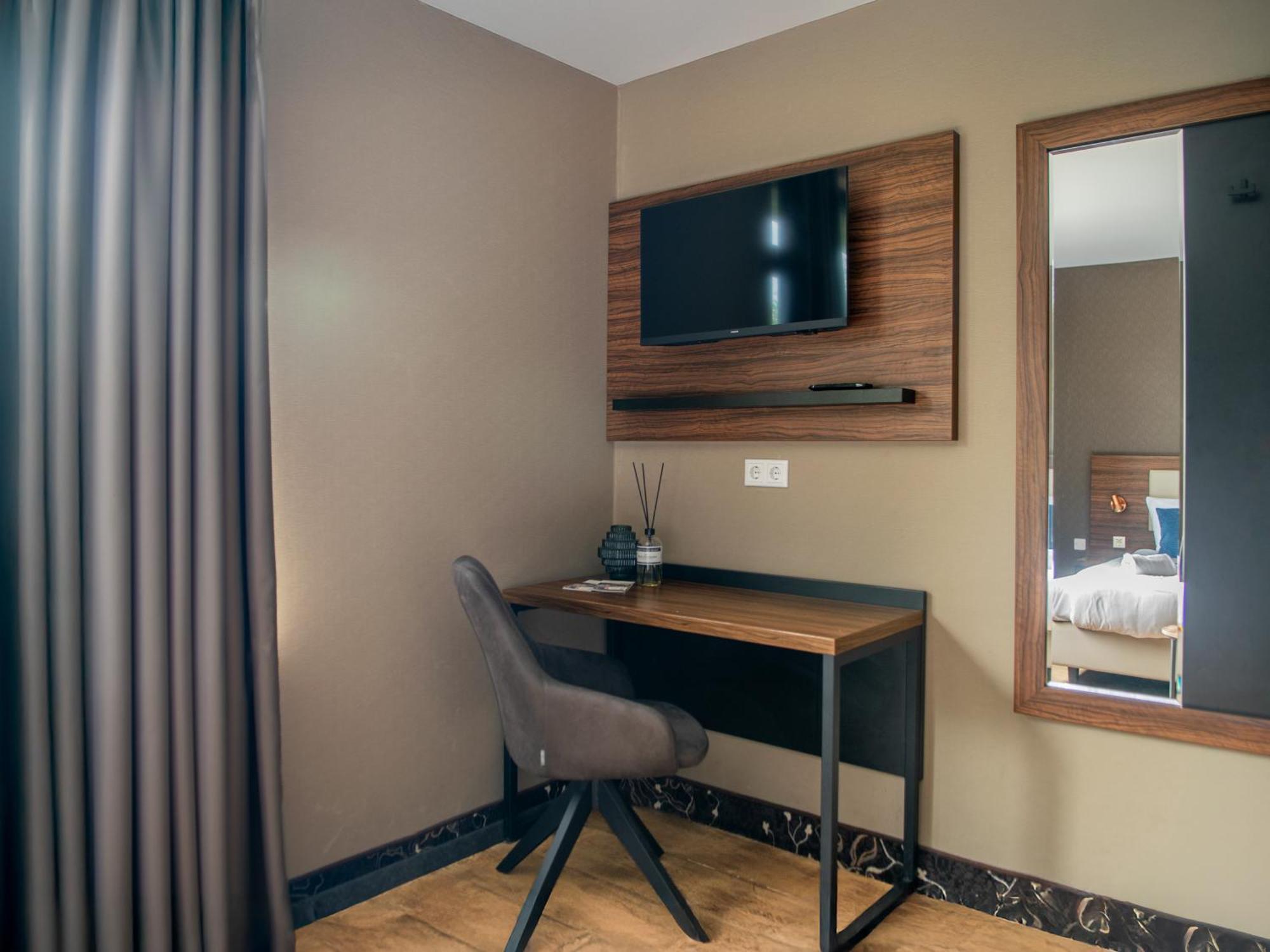 Amsterdam Lake Hotel บาดโฮเวอดอร์ป ภายนอก รูปภาพ