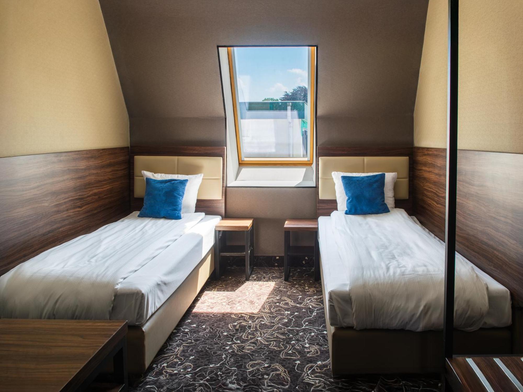 Amsterdam Lake Hotel บาดโฮเวอดอร์ป ภายนอก รูปภาพ
