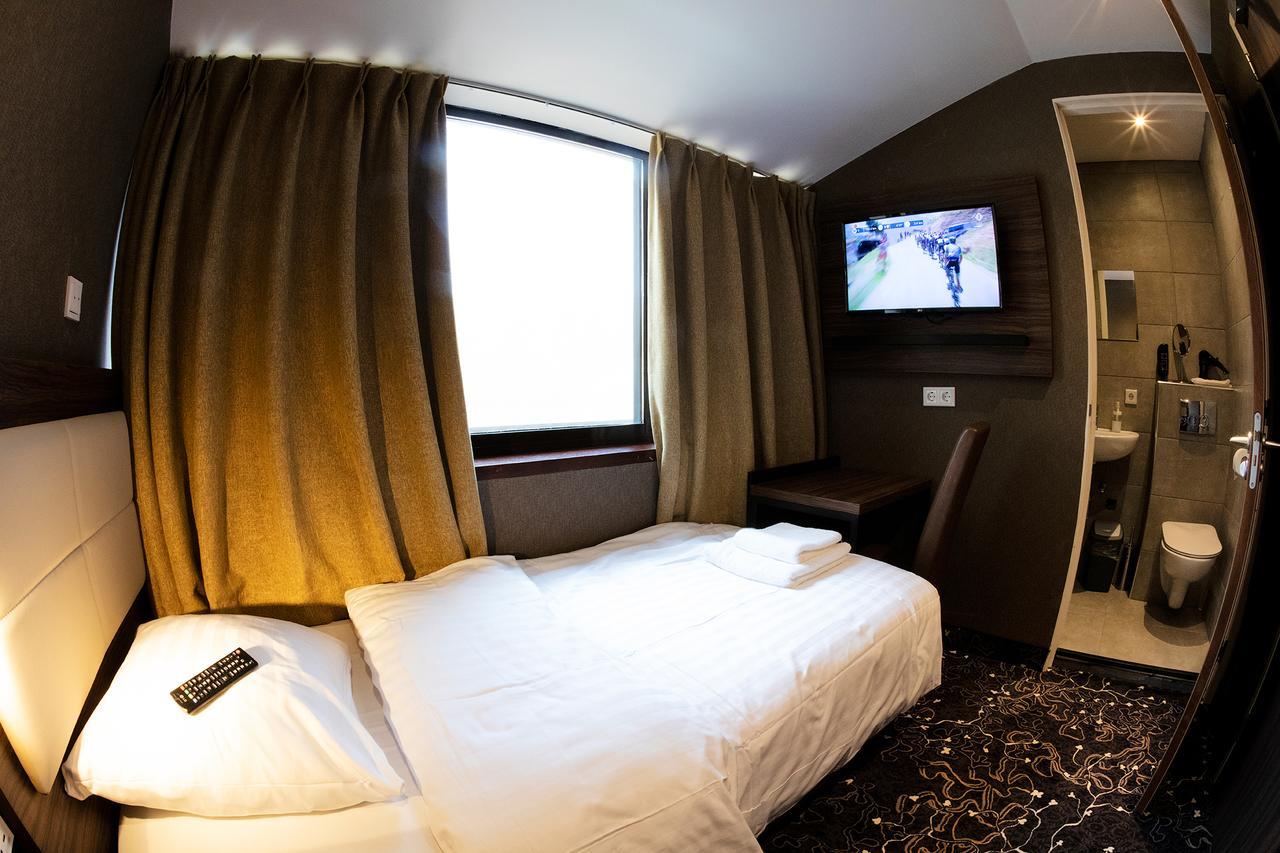Amsterdam Lake Hotel บาดโฮเวอดอร์ป ภายนอก รูปภาพ