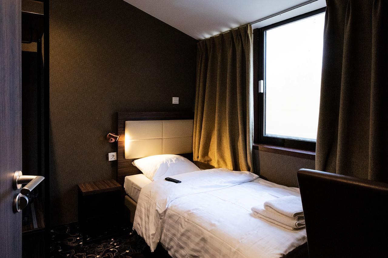 Amsterdam Lake Hotel บาดโฮเวอดอร์ป ภายนอก รูปภาพ