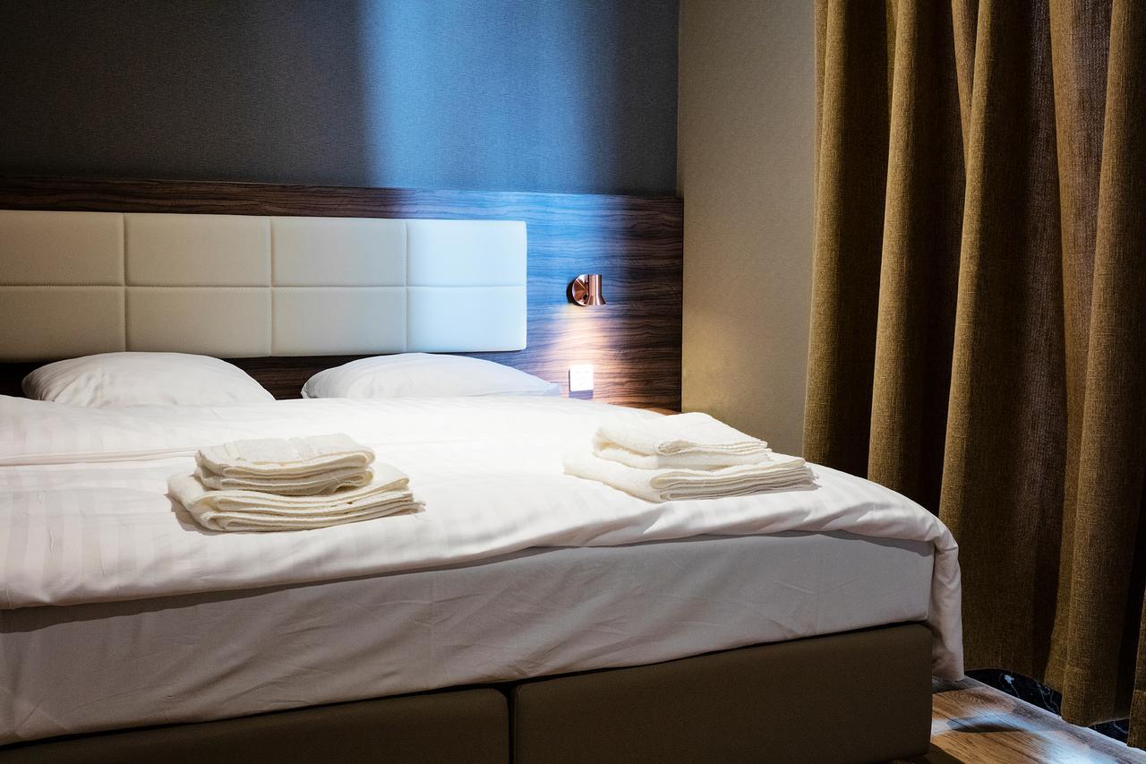Amsterdam Lake Hotel บาดโฮเวอดอร์ป ภายนอก รูปภาพ